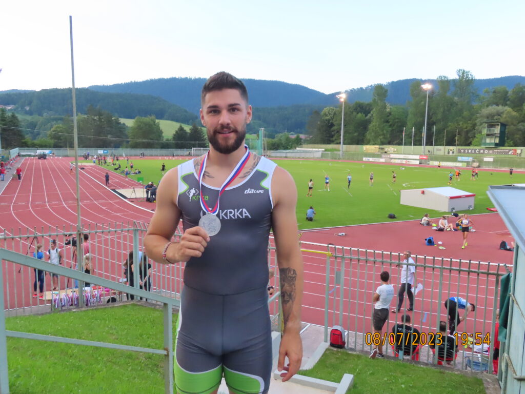 KARLA JERIČ DRŽAVNA PRVAKINJAMI MED ČLANICAMI KRKAŠI OSVOJILI 5 MEDALJ