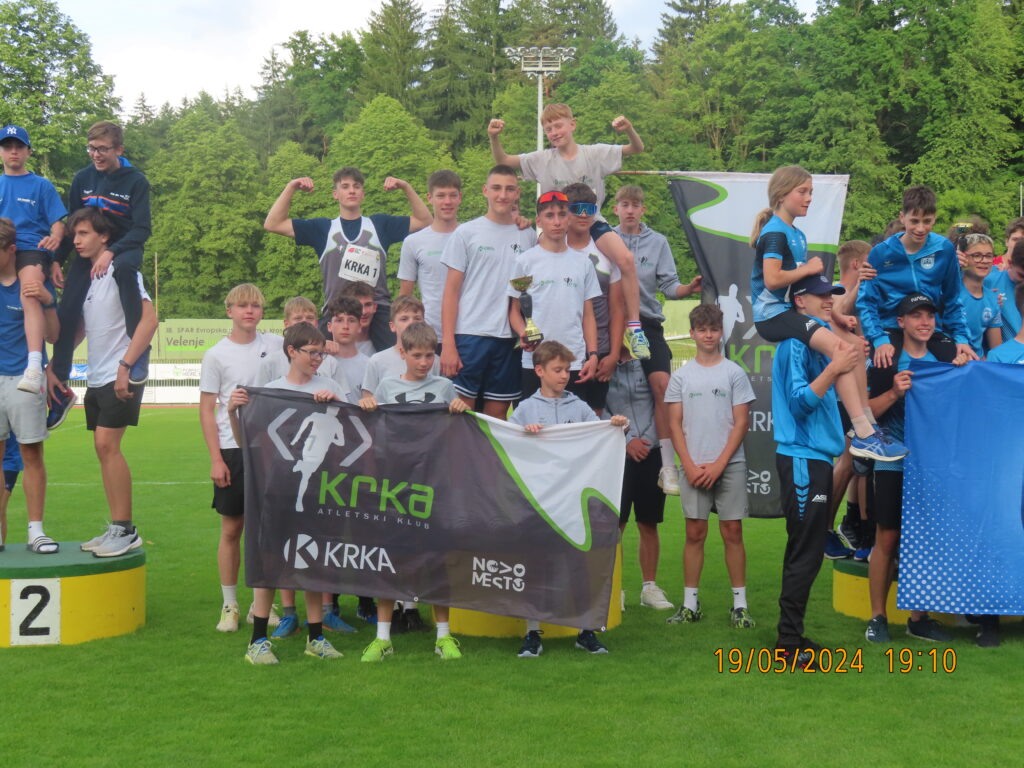FANTJE AK KRKA DRŽAVNI PRVAKI NA EKIPNEM PRVENSTVU SLOVENIJE ZA KATEGORIJO U16